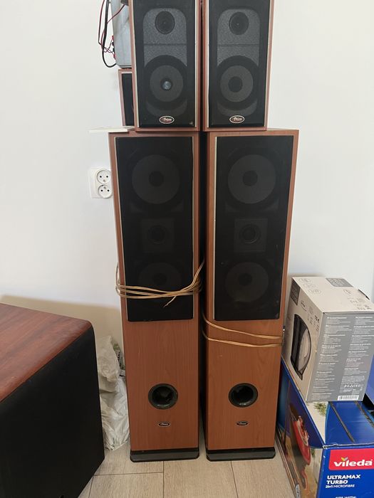 Zestaw glosnikow z odtwarzaczem YAMAHA + subwoofer  magnat