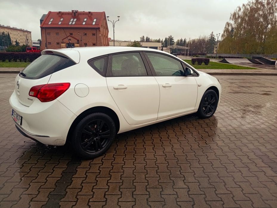 Opel Astra 1,4 - 2014r.-153000km