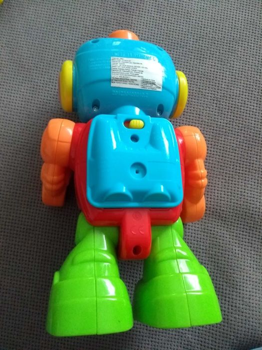 Robot świecący, interaktywny.