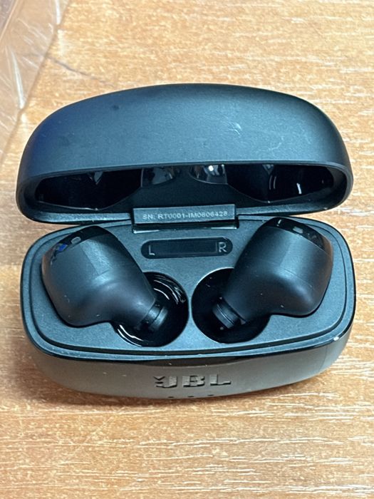 Słuchawki dokanałowe JBL TUNE 215 TWS Czarny