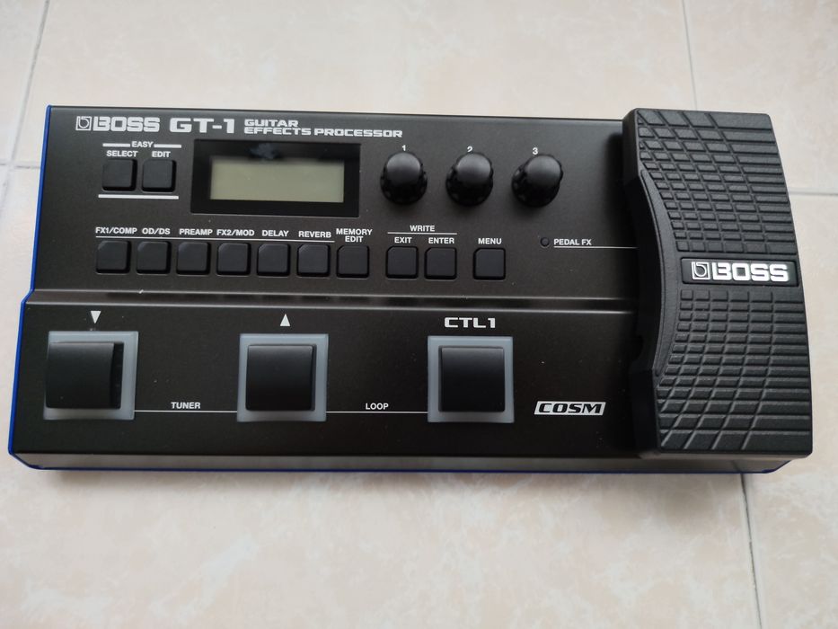 Pedaleira para guitarra Boss gt1