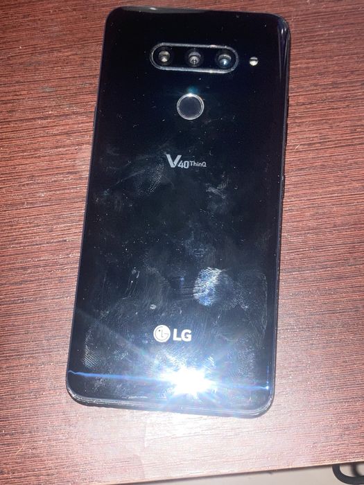 Продам LG v40 thinQ