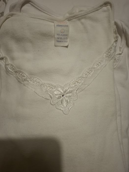 Camisola interior branca canelada ou lisa