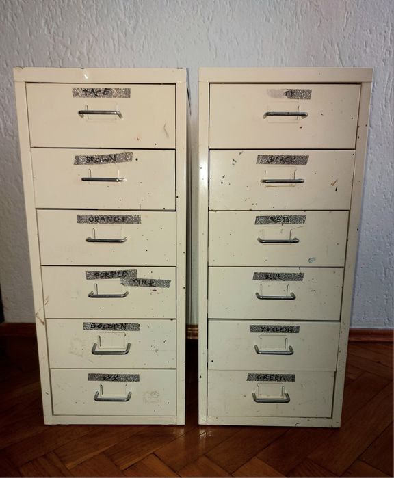 Ciekawe ? Stalowe szafki