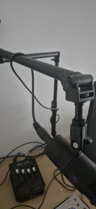 Vendo microfone AT2040 + braço da streamplify + Go Xlr mini