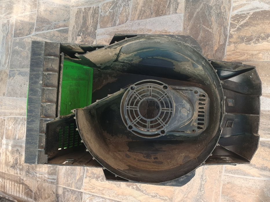 Газонокосарка Grunhelm EM-6118 B корпус дека газонокосилка