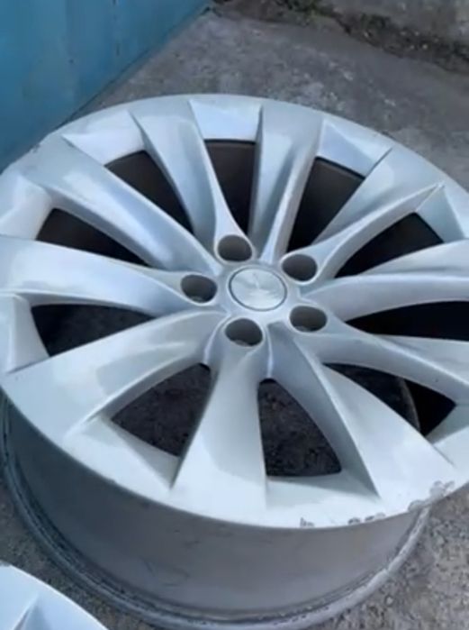 Продам диски Tesla Model X R20