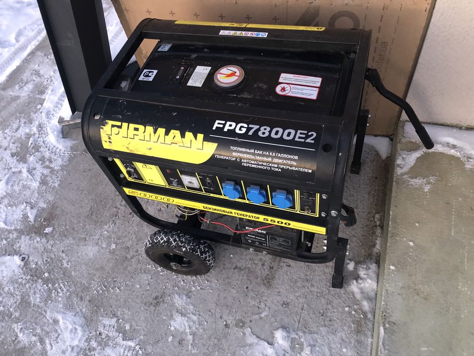 Генератор бензиновий 5 кВт.