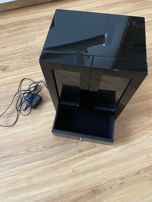 Rotomat na 4 zegarki, elegancka gablota, lakierowane drewno