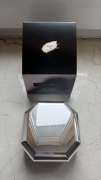 Fenty Beauty•Puder blurujacy Set It Down(03 Butter)