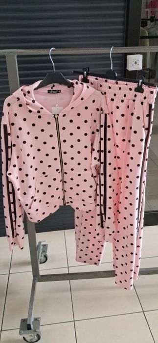 Minouu Pełen wdzięku dres damski - Kropeczka