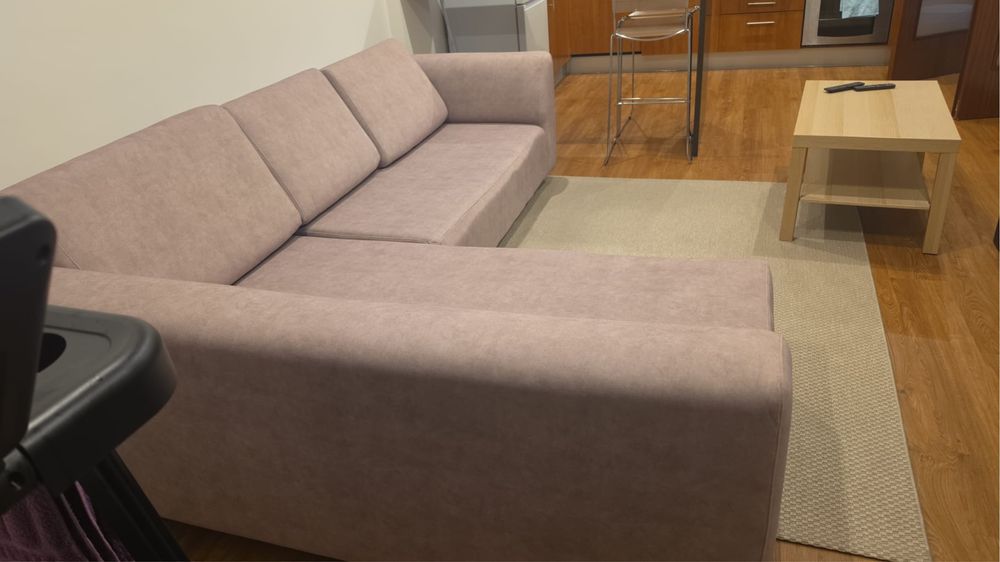 Sofa beje novo.