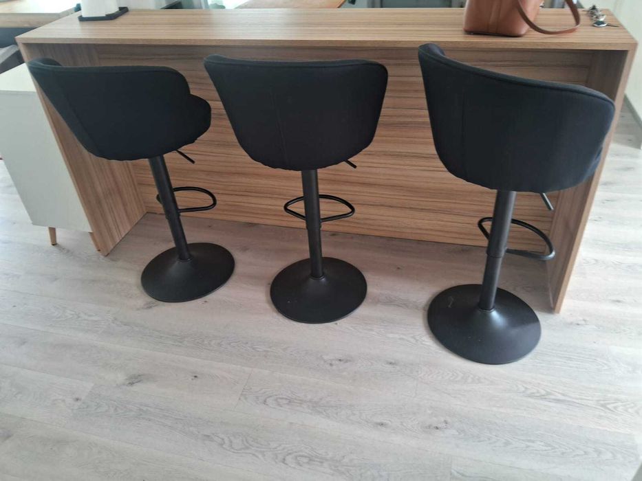 4 Bancos Altos Pretos para Cozinha/Ilha – Elegantes e Modernos