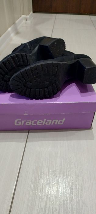 Zamszowe czarne botki rozmiar 39 Graceland