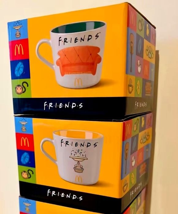 Чашки Macdonald's Friends:CENTRAL PERK,Фонтан,С Диваном,ФИГУРКИ Friend