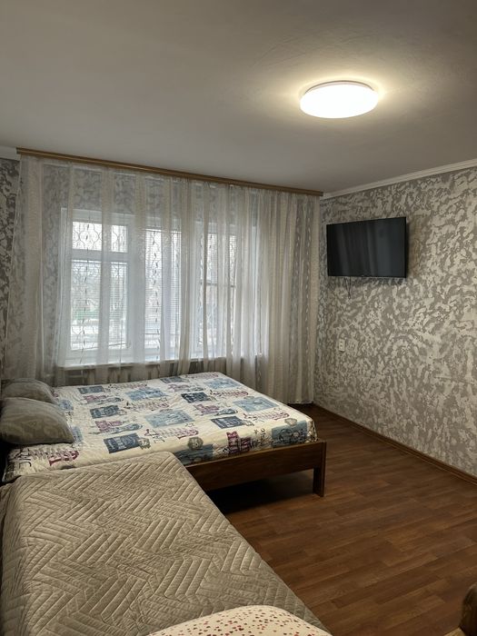 Квартира однокімнатна подобово.