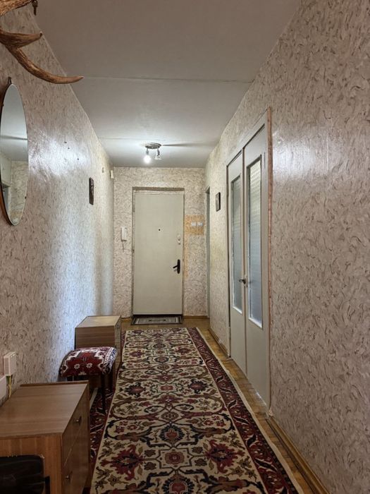 Є Квартира 3К в цегляному будинку
