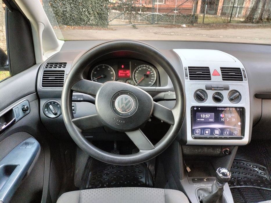 Volkswagen  Touran 1.6mpi