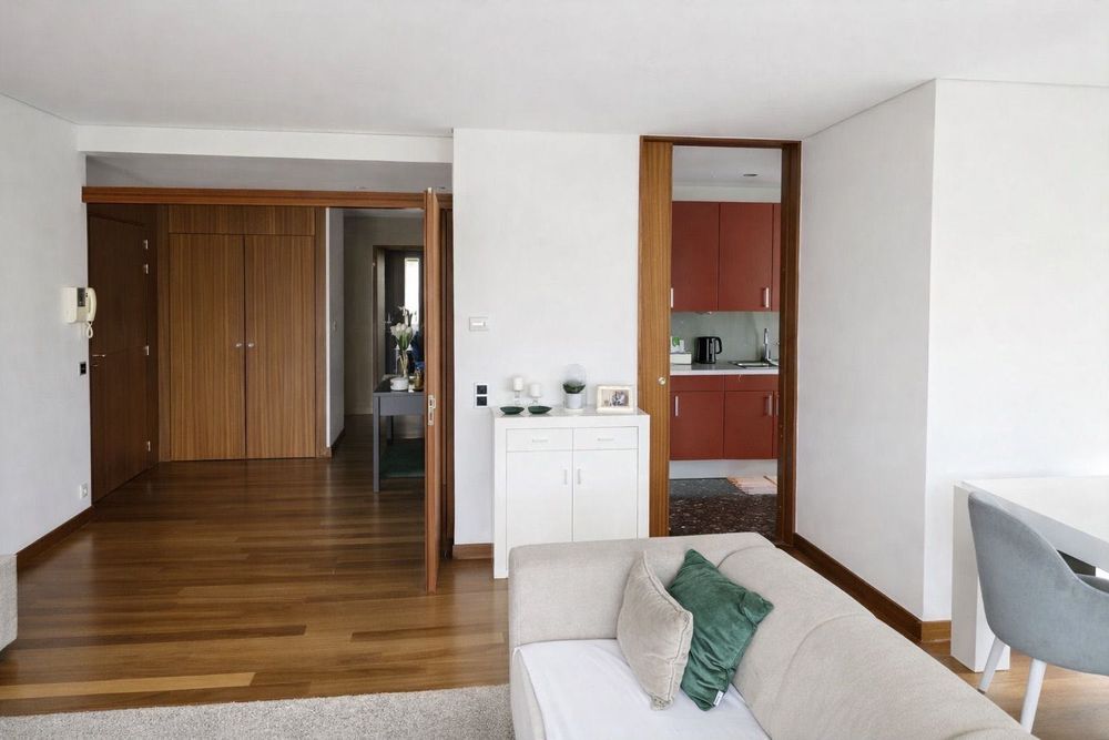 Um apartamento para arrendamento