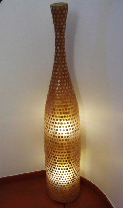 Candeeiro de chão / Iluminária em resina e madre pérola