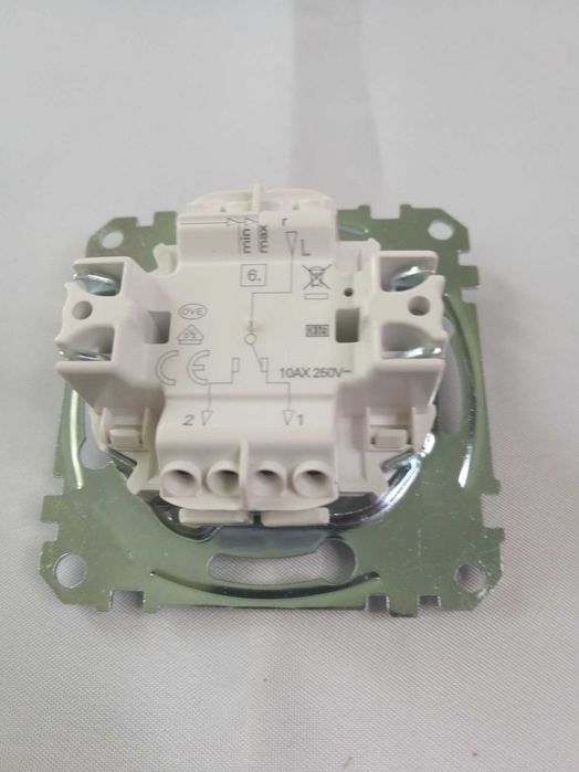 Przełącznik szeregowy - Merten