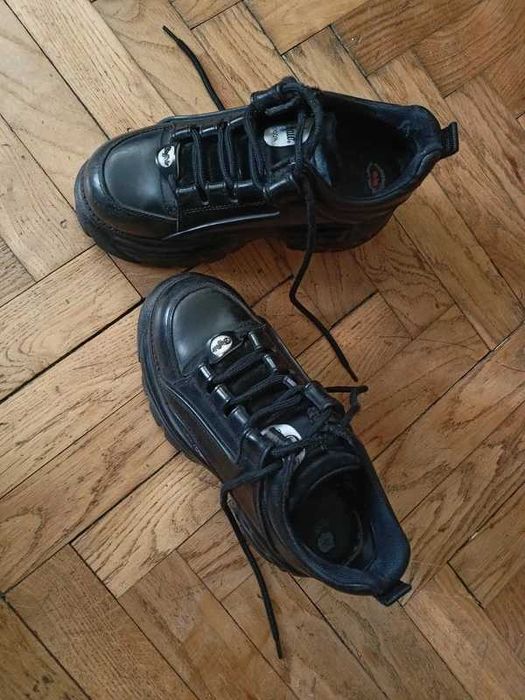 czarne buffalo buty na platformie sneakersy