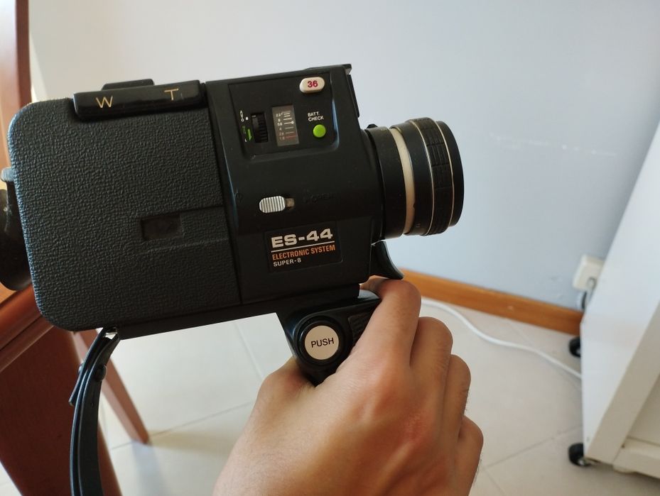 Câmara de filmar antiga em bom estado