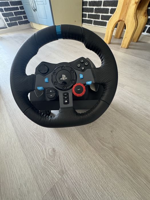 Руль та педалі від Logitech