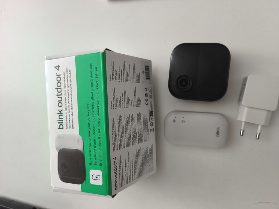 Câmera Blink Outdoor 4 + Sync Module Core  + Camera Blink Mini 2