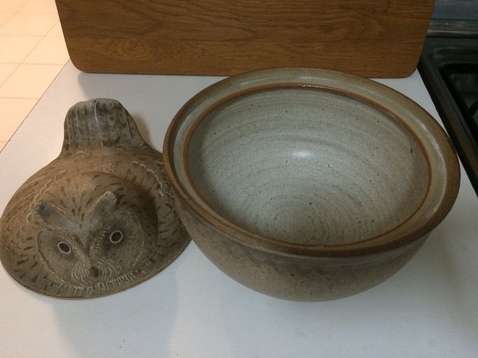 Tacho, tigelas e boleira em grês