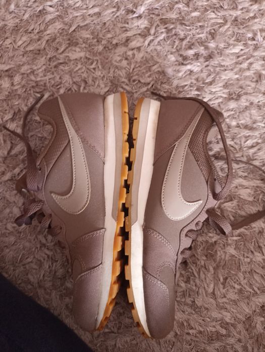 Sapatilhas Nike cor rosa/roxo