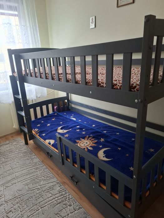 Sprzedam łóżko piętrowe