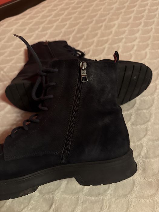 Zimowe buty Tommy Hilfiger 42 zamsz