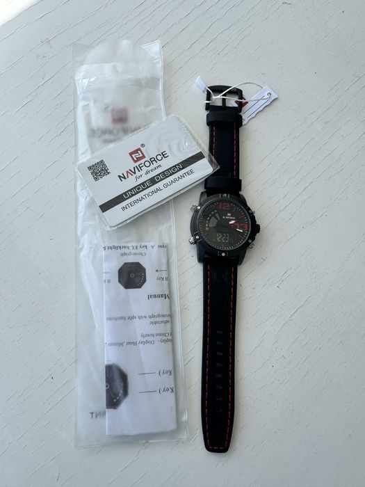 Relógio Naviforce Preto e Vermelho