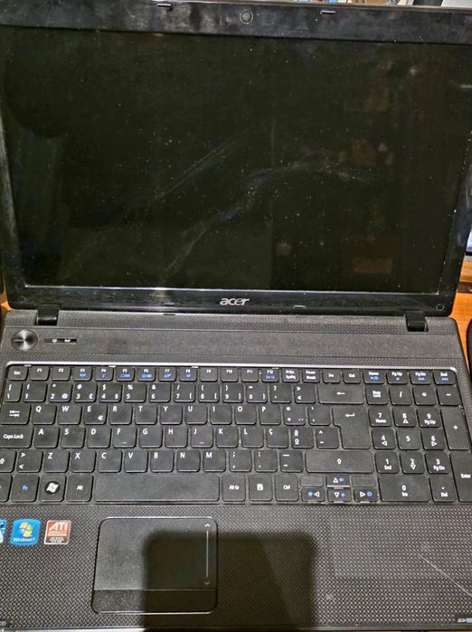 PC portáteis Asus Acer