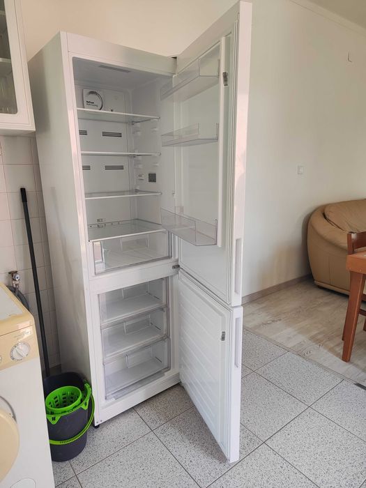 Frigorífico Combinado New Pol NWC186EE