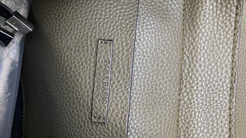 Mochila Zara verde seco