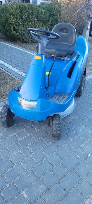 Traktorek do trawy Iseki z koszem