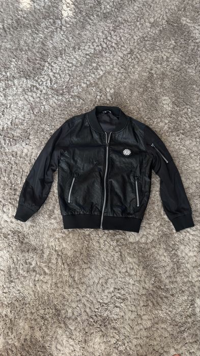 Куртка еко -кожа на хлопчика в гарному стані