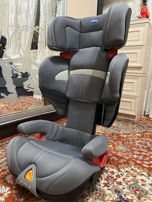 Автокрісло Chicco Oasys. Італія. З дитиною на протязі всього дитинства