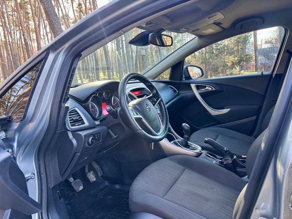 Opel Astra J 2011 / опель