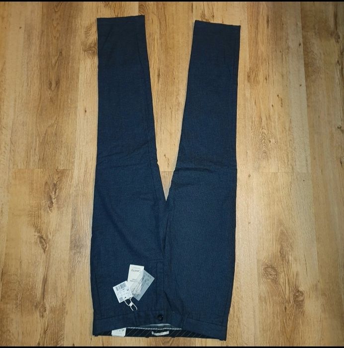 Spodnie chinos w30 Mango