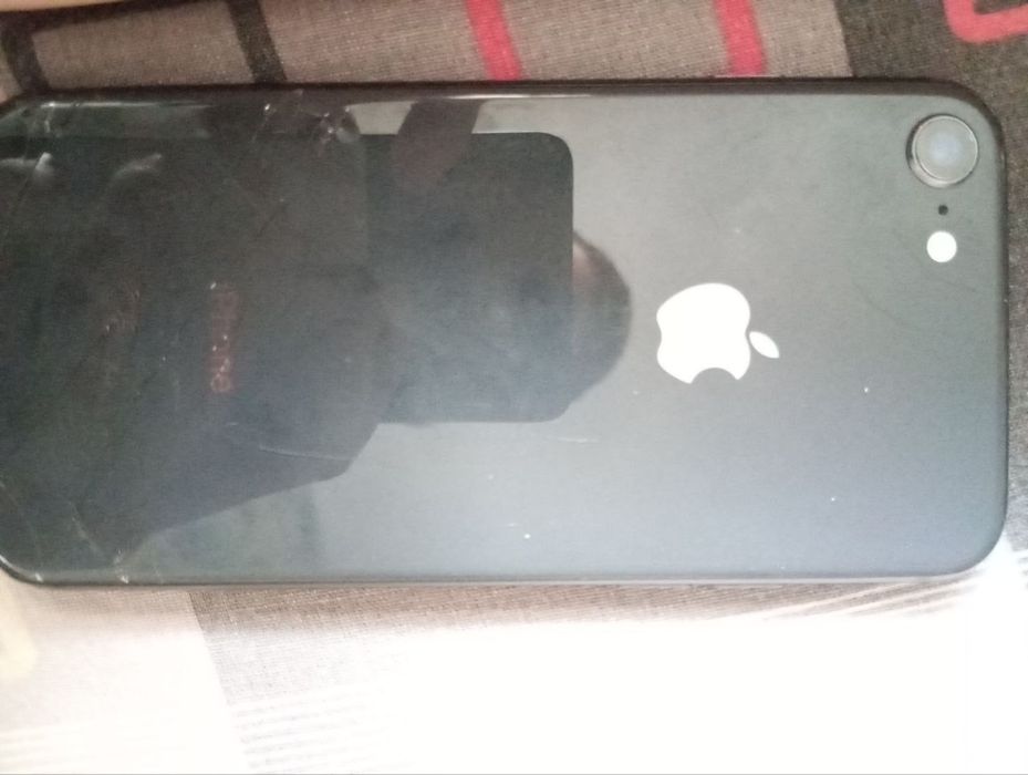 IPhone 8 срочно треба продати