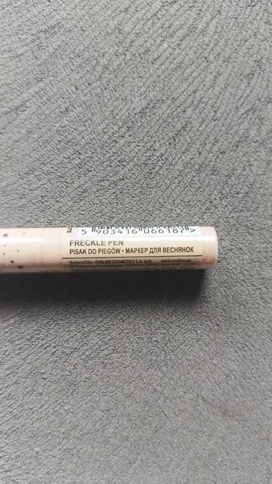 Eveline Cosmetics pisak do piegów