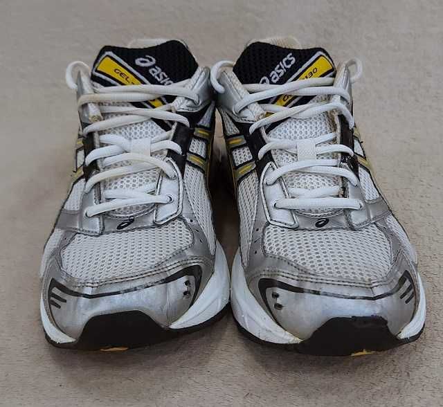 Кросівки     ASICS