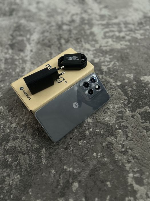 Продам новий телефон motorola g15 8/512
