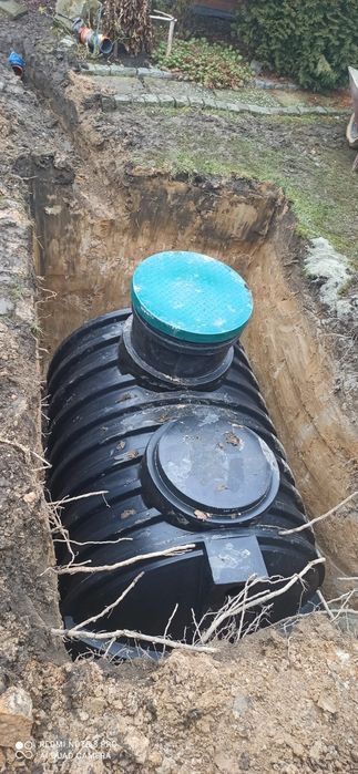 Montaż szamb, zbiorników na wodę, szambo. Prace ziemne, minikoparka,