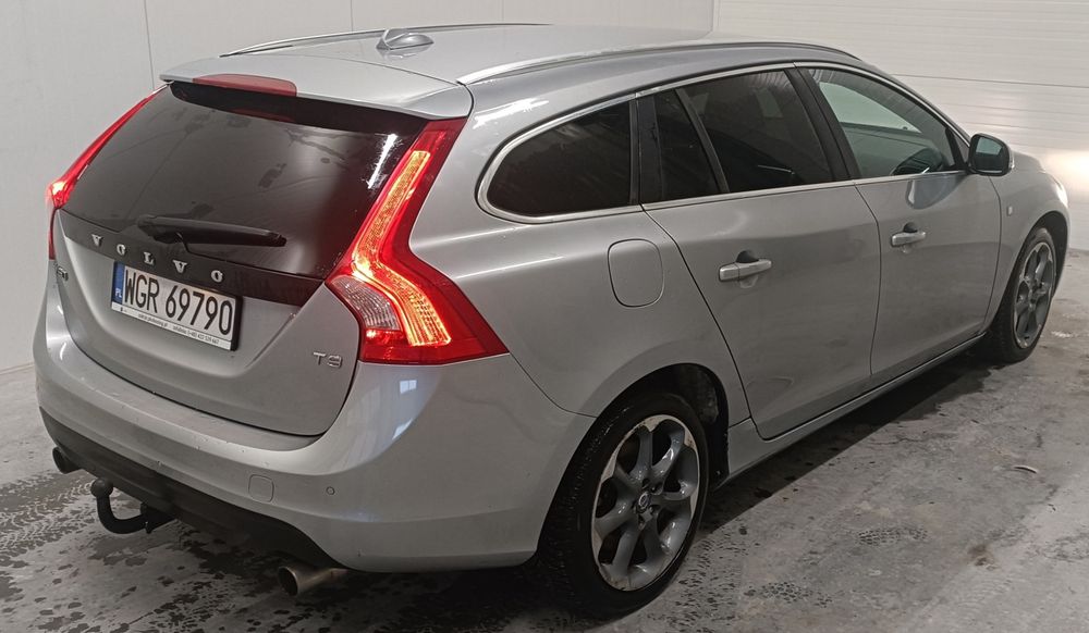 VOLVO V60 1.6 T3
