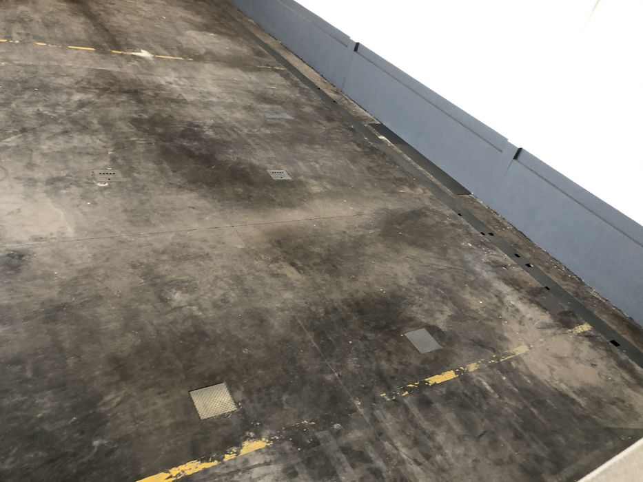 Arrenda-se pavilhao industrial com cabine