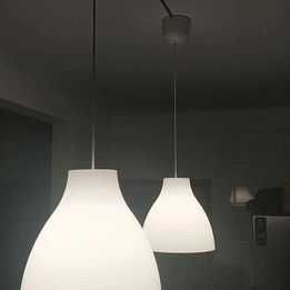 Ofereço envio 2 candeeiros novos completos